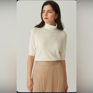 Versona Cream Short Sleeve Rayon Blend Pullover Turtleneck Women's Size Large